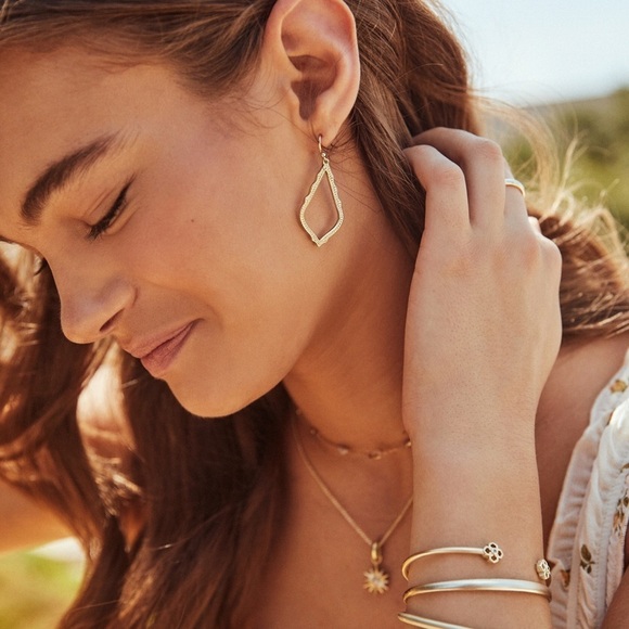 KENDRA SCOTT • Rose Gold Sophia Earrings - Picture 3 of 4